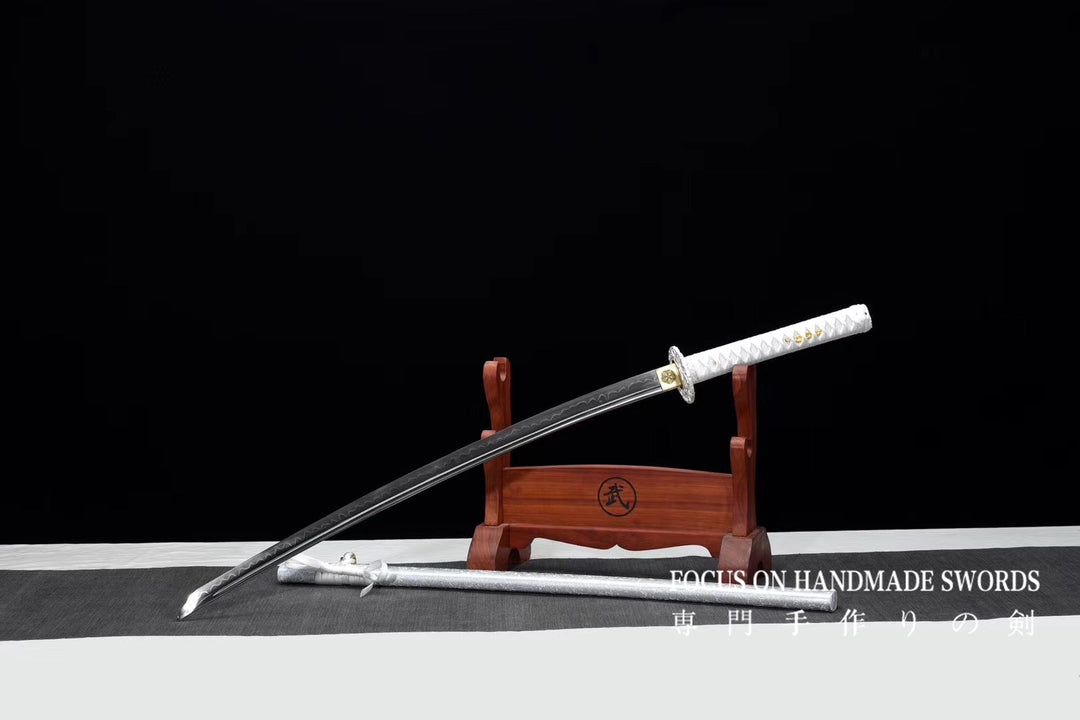 Aka no Ikazuchi Katana White
