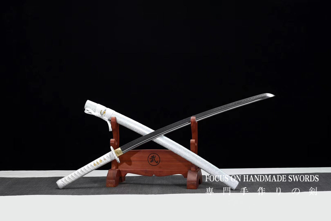 Aka no Ikazuchi Katana White