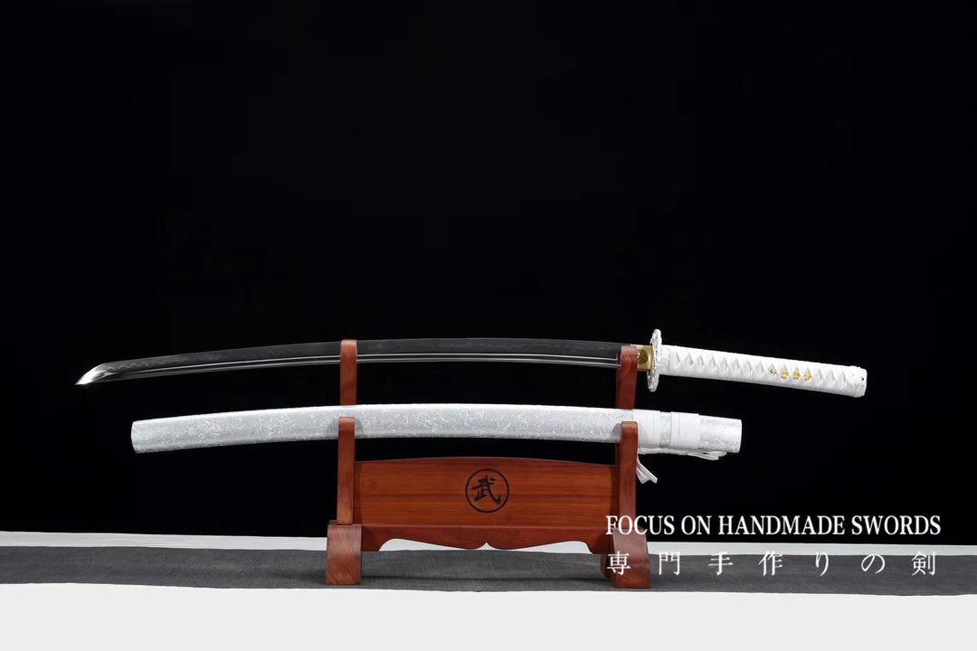Aka no Ikazuchi Katana White
